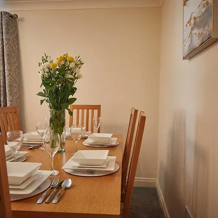Apartman 11 March Court