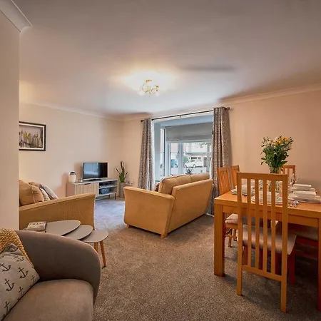 Apartman 11 March Court