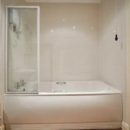 11 March Court Apartman Whitby